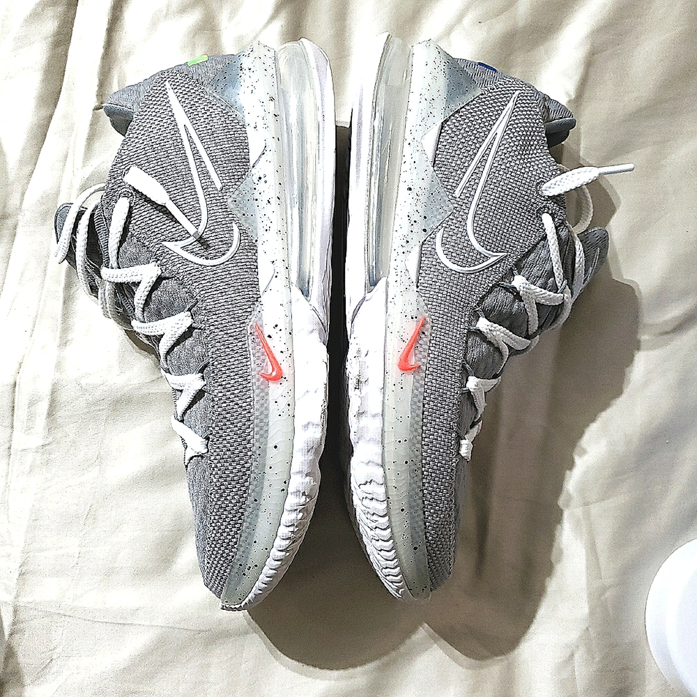 Nike Air Lebron 17 low mens size 9.5